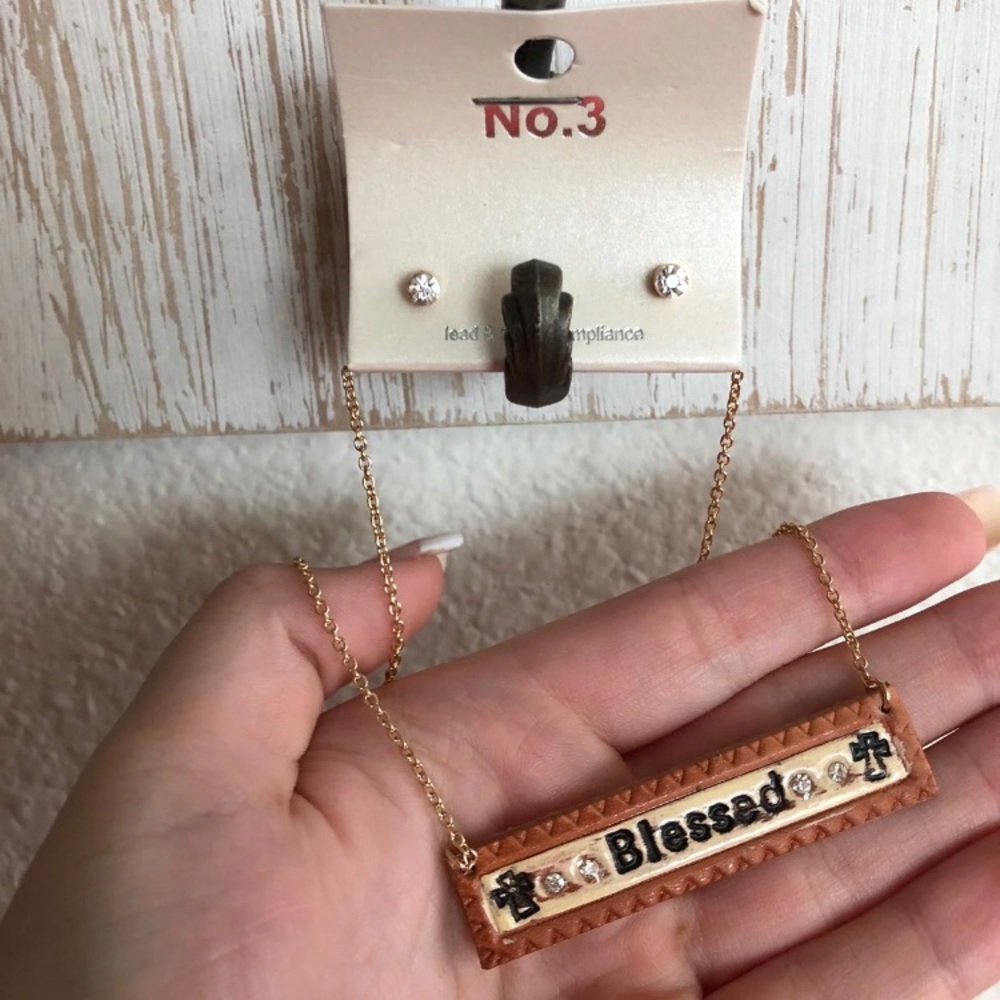 Cute wood necklace